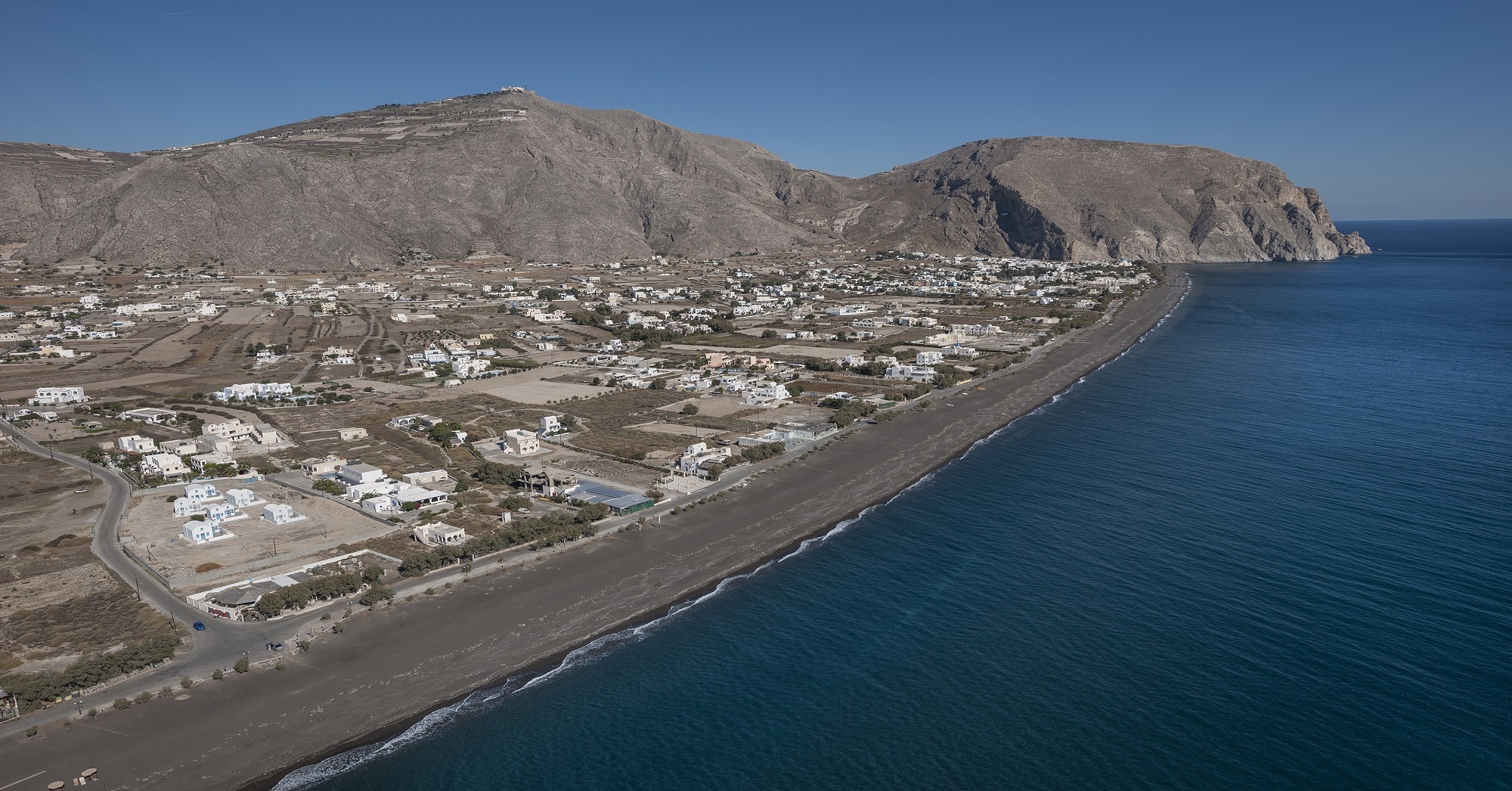 hotel close to perissa beach